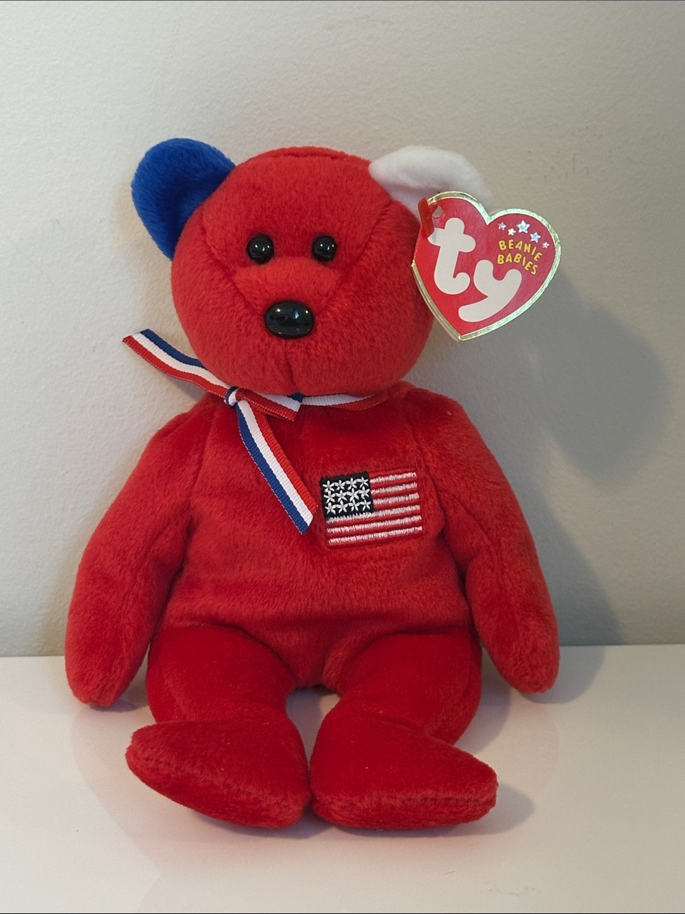 Ty Beanie Baby AMERICA Red Bear
(Internet Exclusive) MWMT Stuffed Animal Toy